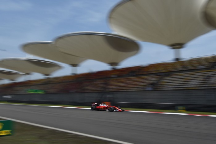 Meglepetés: a Ferrarié a második F1-edzés