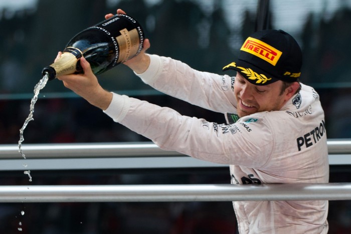 F1: Káoszfutamon győzött Rosberg, Hamilton lemaradt