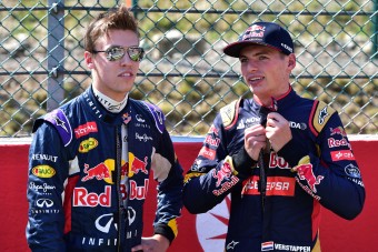 F1: Pilótát cserélt a Red Bull