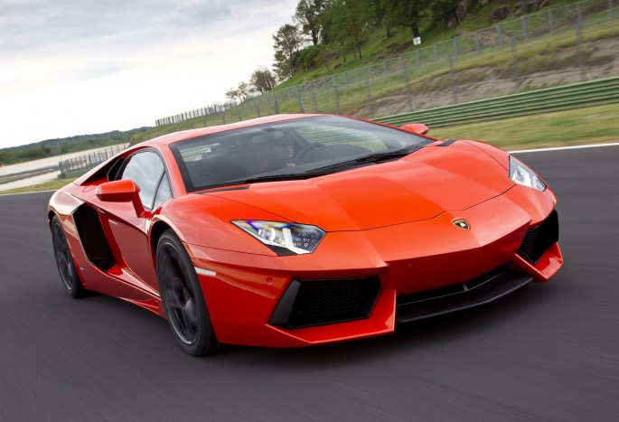 100 éve született az ember, aki előtt ma is leborulunk 11 lamborghini_aventador_lp700-4_14