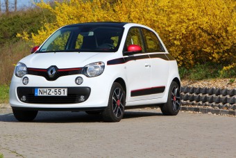 Könnyed nyitott kapcsolat farban erős franciával