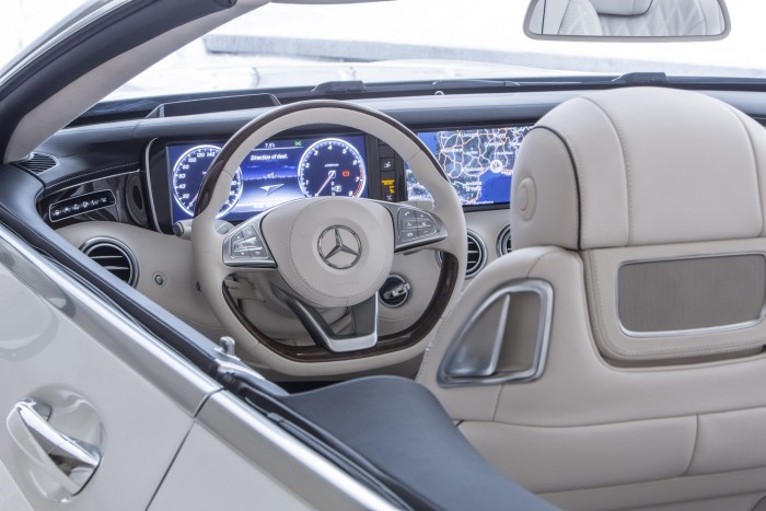 Mercedes kabriók öt méter és 40 millió felett 89 Fehér bőrök, gyönyörű fák kívánság szerint az utastérben