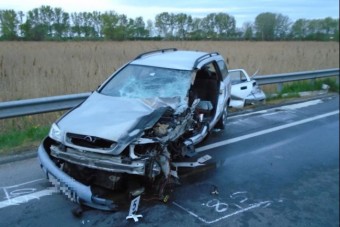 Megrázó fotókon a győri halálos baleset