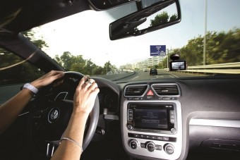 Digitális szemtanú az autóba