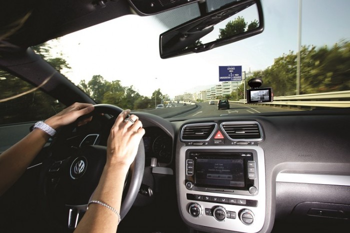 Digitális szemtanú az autóba