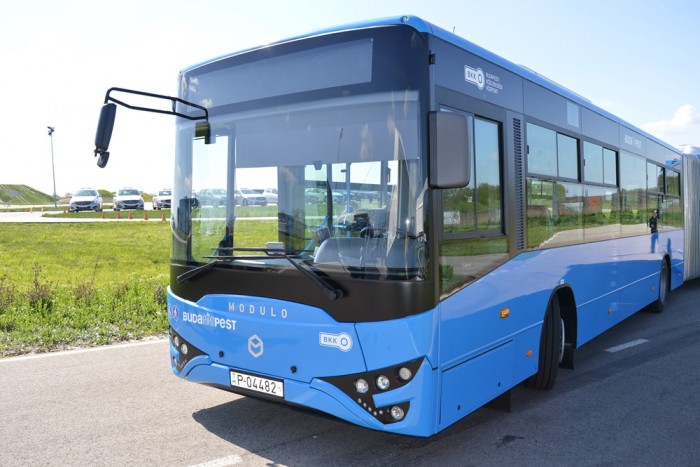 Magyar buszpremierek Zsámbékon