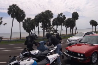 Kemény balhé motorosok és egy BMW-s között