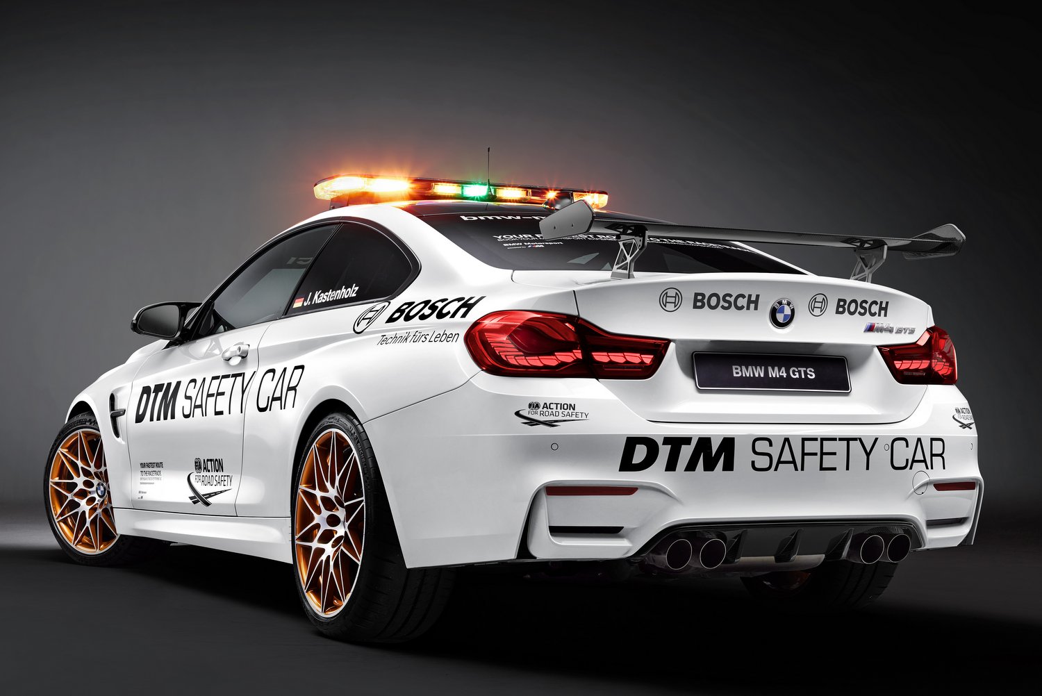 A legsportosabb BMW vigyáz a DTM biztonságára 1