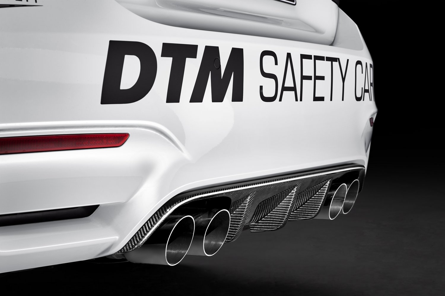 A legsportosabb BMW vigyáz a DTM biztonságára 11