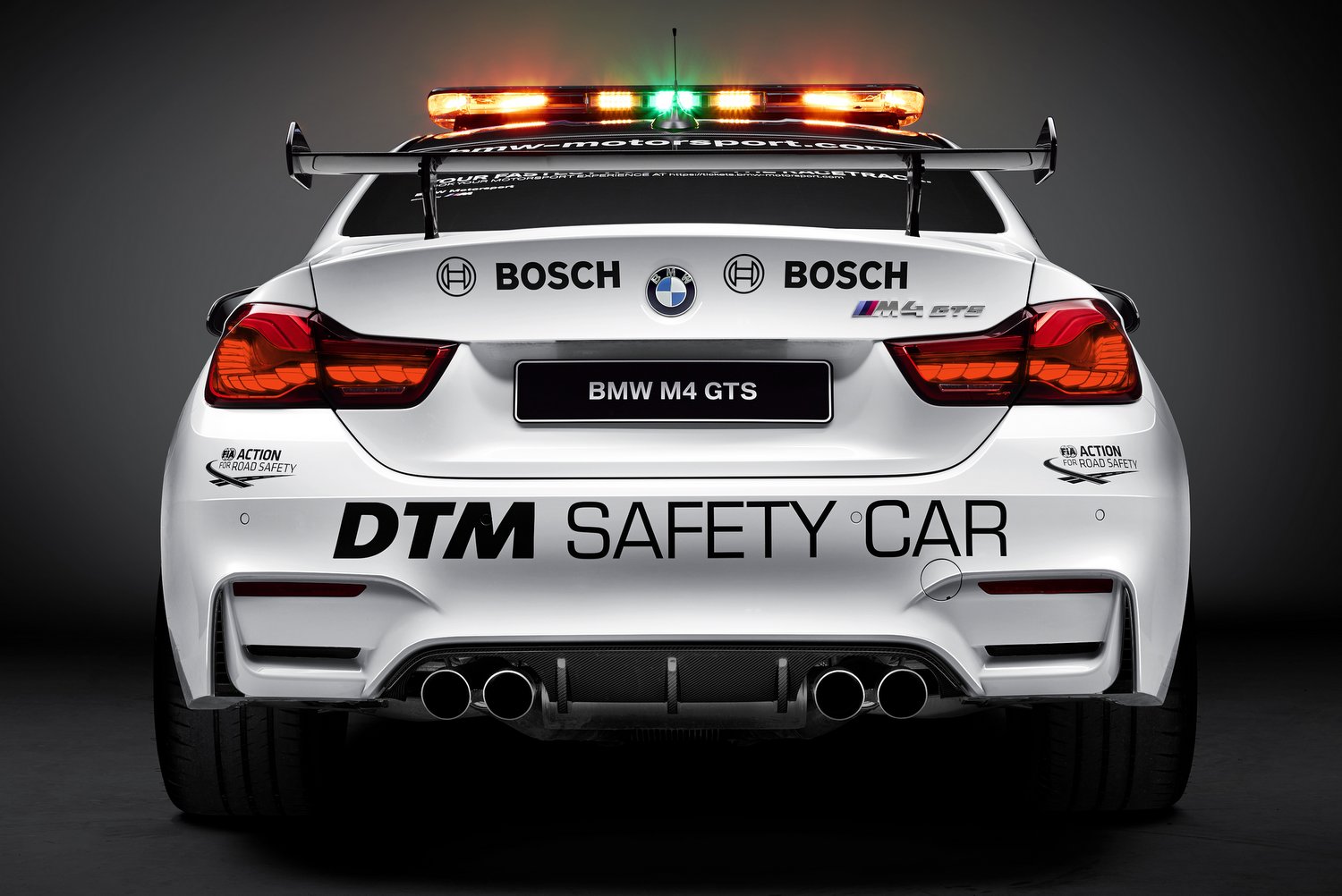 A legsportosabb BMW vigyáz a DTM biztonságára 15