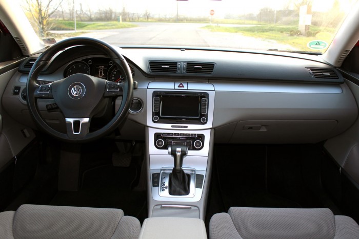 Makulátlan a belső tér, nagyon vigyázott a korábbi tulajdonos is az autóra