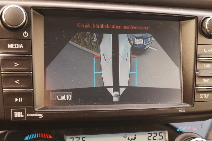 Ezt mutatja a kamera