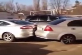 17 autót tört össze a részeg orosz nő