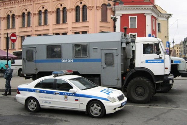 Hamarosan gombnyomásra állítják le a lopott autókat