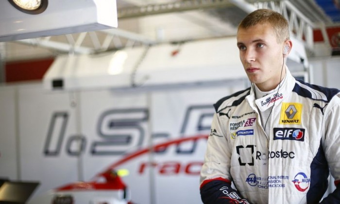 F1: Orosz pilótával újít a Renault a hétvégén