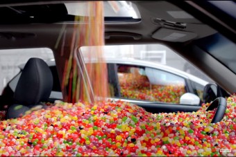 Gumicukorral töltött autók? Ide velük!