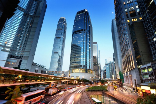 Realitás az 500 forintos benzinár? 7 1. Hongkong, 498 Ft/liter. Izraelen kívül az egyetlen nem európai ország a listán a délkelet-ázsiai városállam. Tavaly 538 forintba került a benzin literje a két budapestnyi területű, 263 apró szigetből álló országban. Ezek szerint az olajár csökkenése messze nagyobb volt, mint a forint árfolyamgyengülése a dollárhoz képest