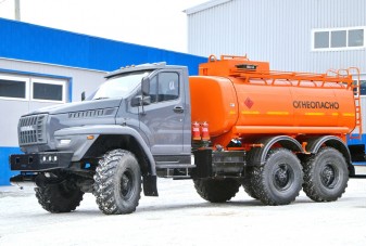 Off-road olajszállító az Uraltól