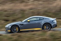 Aston Martin hétfokozatú kézi váltóval 40