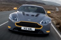 Aston Martin hétfokozatú kézi váltóval 43