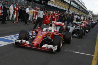 F1: Kódolt üzenetet küldött a Ferrari, megúszta