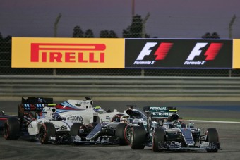 F1: Új kuplungot kért anyacégétől a Mercedes