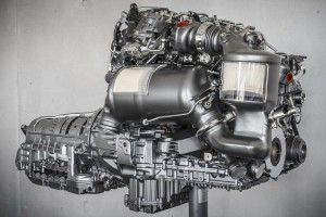 Ezermilliárdért fejlesztett ultra tiszta motorokat a Mercedes