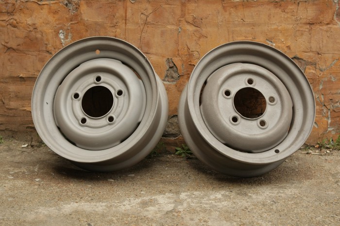 Így néz ki az előkészített acélfelni. Semmi csillogás