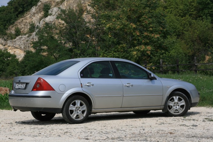 Hatalmas a kínálat a használtpiacon, a nagyon gazdagon felszerelt kocsik sem drágák