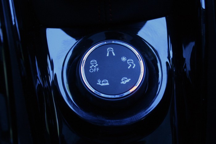 Peugeot 2008: terepjárósabb, mégsem fogyaszt többet 9 Csak alufelnivel csomagban rendelhető a Grip Control 170 00 forintért. A szériában könnyűfém felnis Allure-höz 40 000 Ft a felár