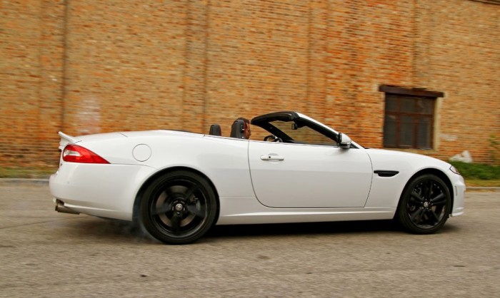 Elegáns és baromijó hangja van