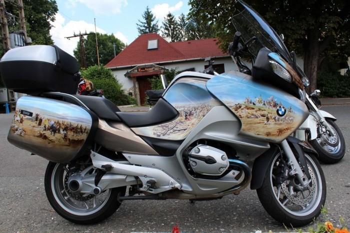 Ezen a hazafias érzelmű motoron mai napig ámulunk