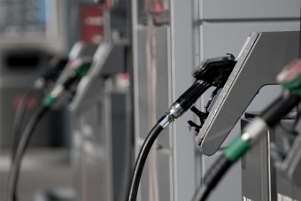 Csökken az üzemanyagok ára szerdán