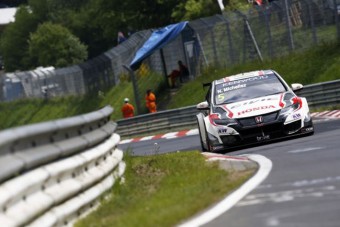 Michelisz a negyedik helyről rajtol a Nürburgringen
