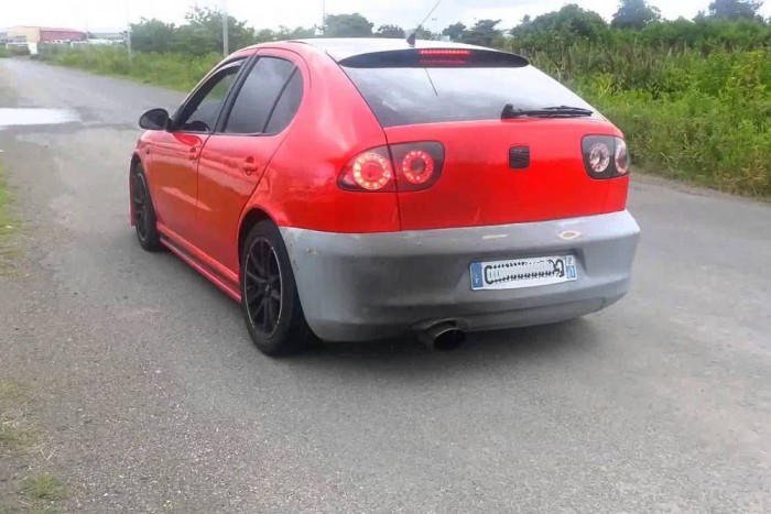 A hazai autós bunkóságok top 10-e 10 | Vezess Smoke charm