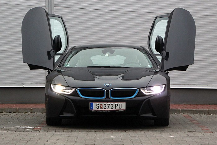 Álomautó 40 milláért: BMW i8 7