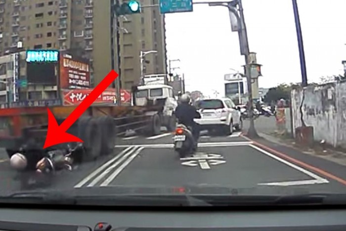 Sisak nélkül ez a koponya biztos betörik – Videó