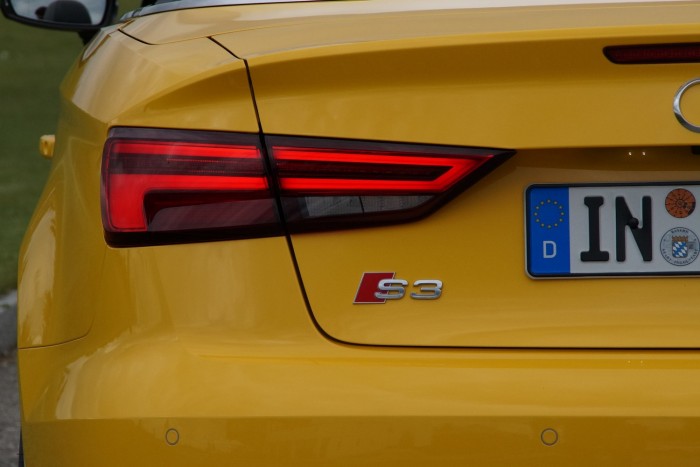 A hátsó lámpák is újak