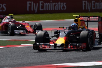 F1: Mercedes-katasztrófa, Verstappen futamot nyert