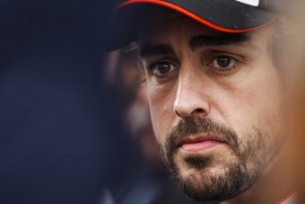 F1: Alonso bevallotta, hogy csak egy dologhoz ért