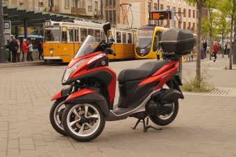 Három kerékkel az igazi a városi motorozás