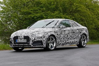 Közel 500 lóerős lesz, jövőre jön az új Audi RS5