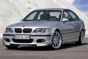 Itt van, milyen autókért rohan a magyar külföldre