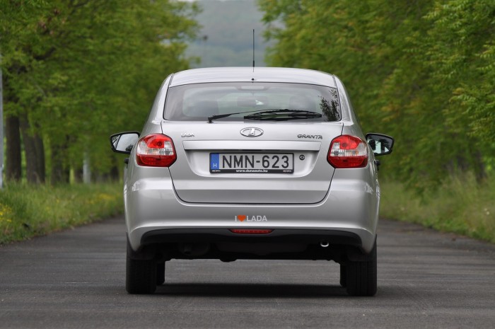 Lada Granta: ez már nem az a Lada 6 | Vezess Keskeny és magas jószág a Granta