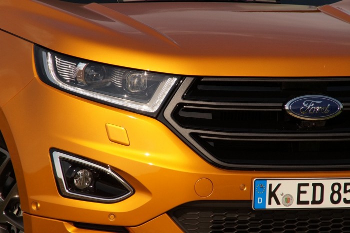 Ford Edge: a barátságos behemót 7 | Vezess Jó kis gonosz, agresszív, belső sáv-takarító tekintet