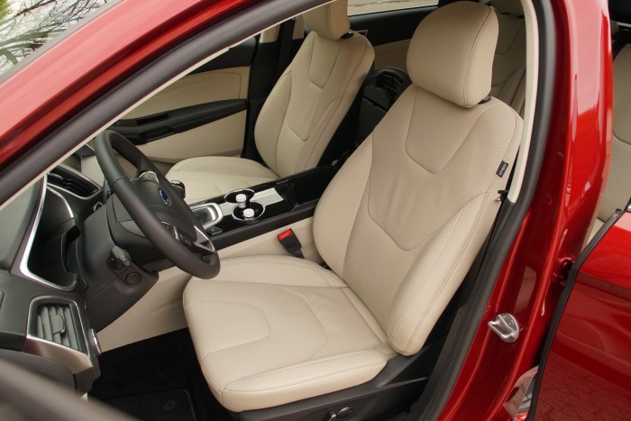 Ford Edge: a barátságos behemót 10 | Vezess Kényelmesek az ülések, kicsit hiányzik a kihúzható combtámasz