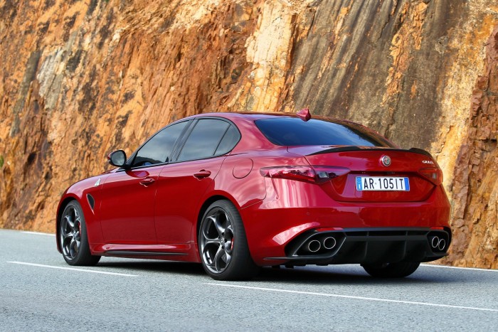 Itt a BMW-verő Alfa! 1 Itt a BMW-verő Alfa! 1