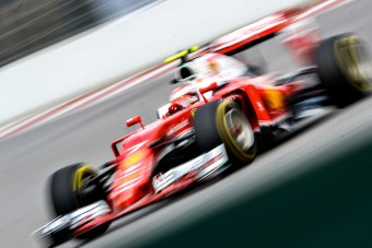 F1: A Ferrarik az élen Barcelonában