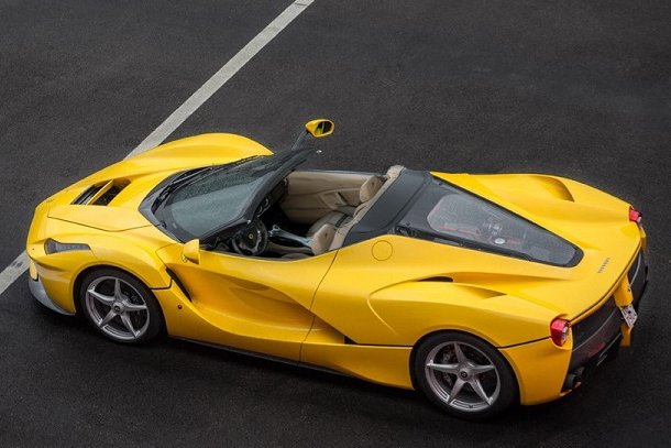 Kabriót építenek a LaFerrariból