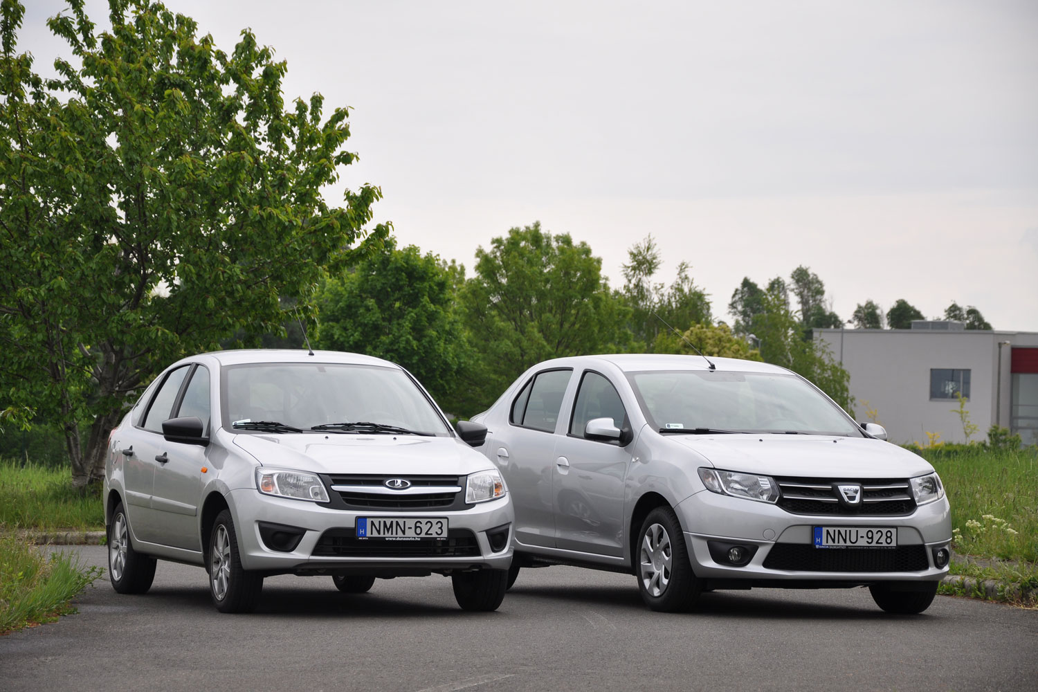 Teszt: Lada vagy Dacia? Melyik ér többet? 7